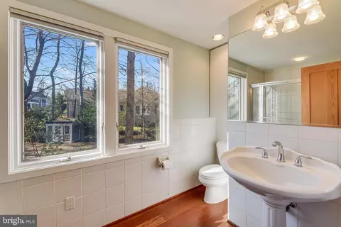 Bath - 48 Poplar Point Rd, Edgewater, MD 21037 photo 5 of 6