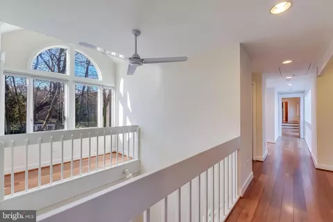 Entry Way - 48 Poplar Point Rd, Edgewater, MD 21037 photo 9 of 10