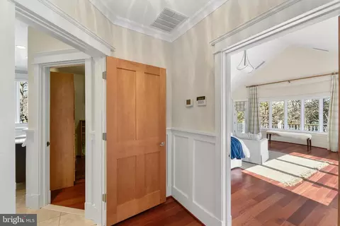 Entry Way - 48 Poplar Point Rd, Edgewater, MD 21037 photo 6 of 10