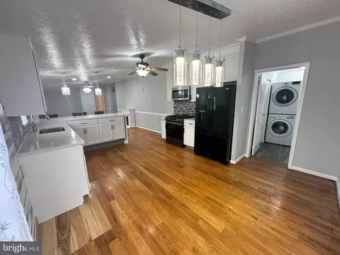 244 5th St, Lothian, MD 20711 photo 4