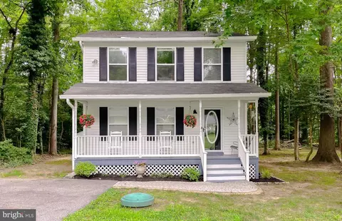 3593 2nd Ave, Edgewater, MD 21037