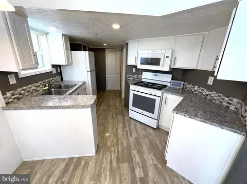56 3rd St, Lothian, MD 20711 photo 3