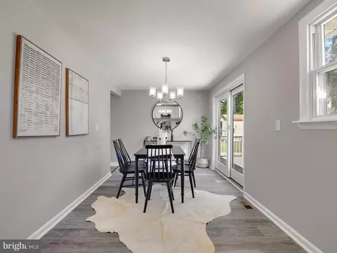 Dining - 325 Beach Ave, Pasadena, MD 21122 photo 2 of 3