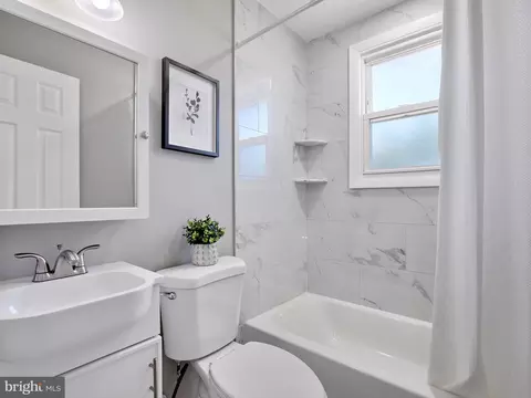 Bath - 325 Beach Ave, Pasadena, MD 21122 photo 1 of 3