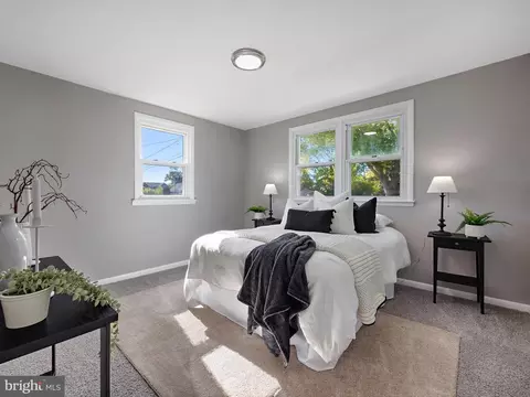 Bedroom - 325 Beach Ave, Pasadena, MD 21122 photo 1 of 7