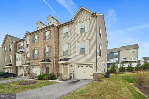 Exterior - 2829 Fredericksburg Rd, Hanover, MD 21076 photo 3 of 10