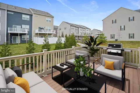 Exterior - 2829 Fredericksburg Rd, Hanover, MD 21076 photo 4 of 10