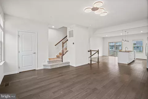 Entry Way - 2829 Fredericksburg Rd, Hanover, MD 21076 photo 3 of 5