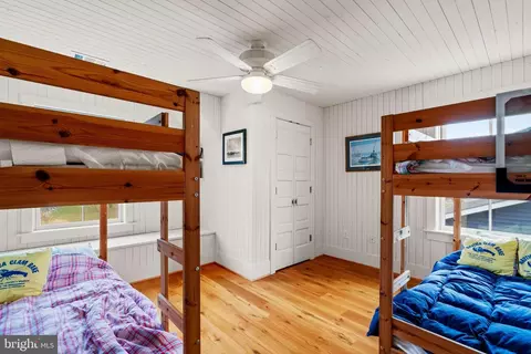 Bedroom - 3728 Bay Dr, Edgewater, MD 21037 photo 14 of 15