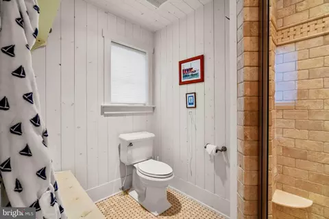 Bath - 3728 Bay Dr, Edgewater, MD 21037 photo 5 of 7