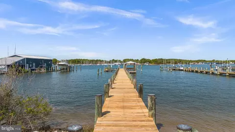 View/Area - 3728 Bay Dr, Edgewater, MD 21037 photo 4 of 9