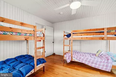 Bedroom - 3728 Bay Dr, Edgewater, MD 21037 photo 15 of 15