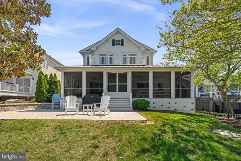 Exterior - 3728 Bay Dr, Edgewater, MD 21037 photo 8 of 10