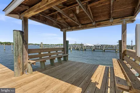 Exterior - 3728 Bay Dr, Edgewater, MD 21037 photo 1 of 10