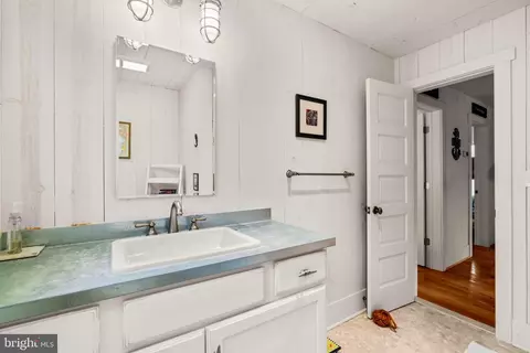 Bath - 3728 Bay Dr, Edgewater, MD 21037 photo 7 of 7