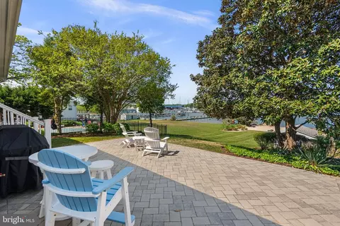Exterior - 3728 Bay Dr, Edgewater, MD 21037 photo 9 of 10