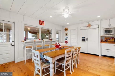 Dining - 3728 Bay Dr, Edgewater, MD 21037 photo 1 of 1