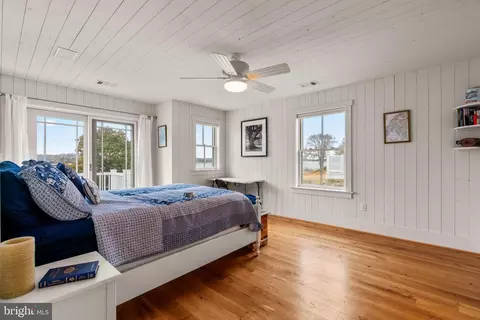 Bedroom - 3728 Bay Dr, Edgewater, MD 21037 photo 6 of 15