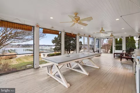 Exterior - 3728 Bay Dr, Edgewater, MD 21037 photo 5 of 10