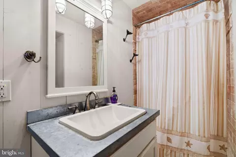 Bath - 3728 Bay Dr, Edgewater, MD 21037 photo 2 of 7