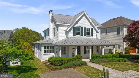 Exterior - 3728 Bay Dr, Edgewater, MD 21037 photo 3 of 10