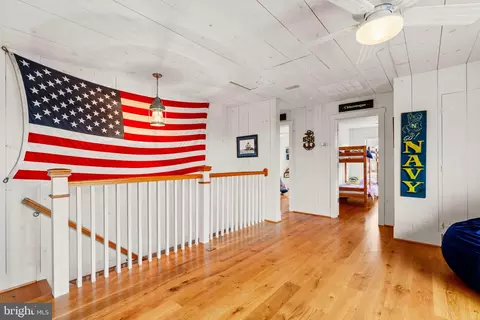 Entry Way - 3728 Bay Dr, Edgewater, MD 21037 photo 5 of 6