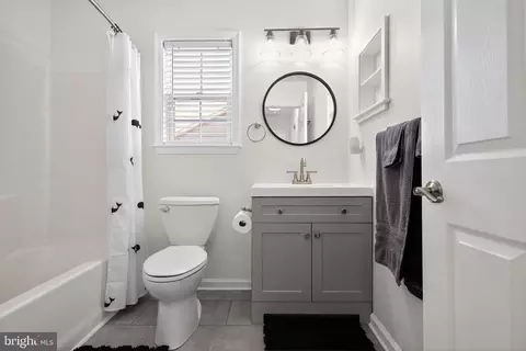Bath - 1571 Lane Dr, Edgewater, MD 21037 photo 3 of 3