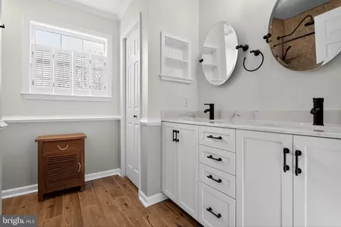 Bath - 1571 Lane Dr, Edgewater, MD 21037 photo 2 of 3