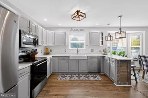 Kitchen - 1571 Lane Dr, Edgewater, MD 21037 photo 2 of 2