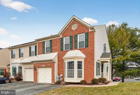 206 Eisenhower Ct, Odenton, MD 21113