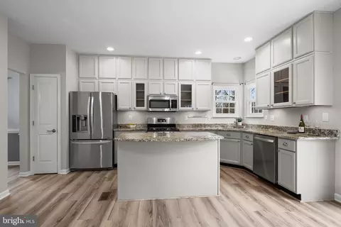 Kitchen - 2444 Hightee Ct, Crofton, MD 21114 photo 2 of 4