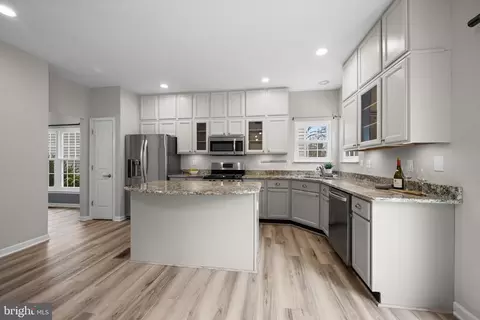Kitchen - 2444 Hightee Ct, Crofton, MD 21114 photo 3 of 4