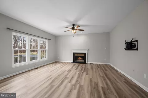 Living - 2444 Hightee Ct, Crofton, MD 21114 photo 4 of 5