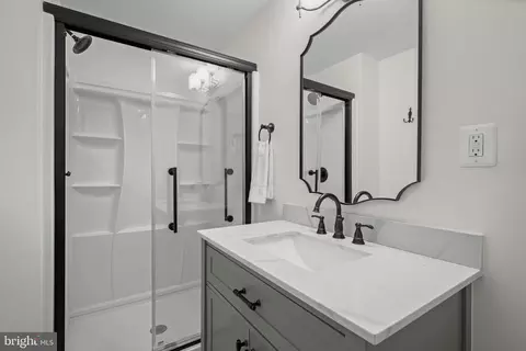Bath - 2444 Hightee Ct, Crofton, MD 21114 photo 4 of 4