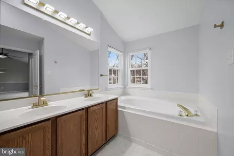 Bath - 2444 Hightee Ct, Crofton, MD 21114 photo 2 of 4
