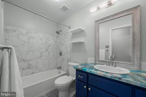 Bath - 2444 Hightee Ct, Crofton, MD 21114 photo 3 of 4