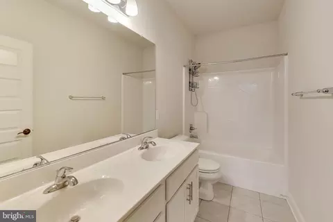 Entry Way - 8079 Armiger Dr, Pasadena, MD 21122 photo 2 of 5