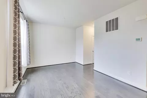 Living - 8079 Armiger Dr, Pasadena, MD 21122 photo 2 of 5