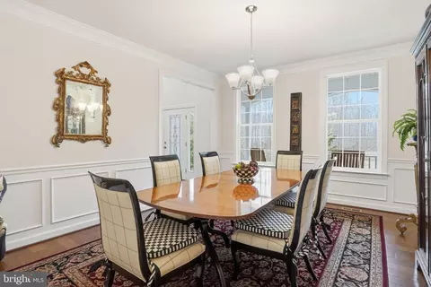 Dining - 3410 Pocahontas Dr, Edgewater, MD 21037 photo 3 of 4