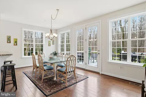 Dining - 3410 Pocahontas Dr, Edgewater, MD 21037 photo 2 of 4