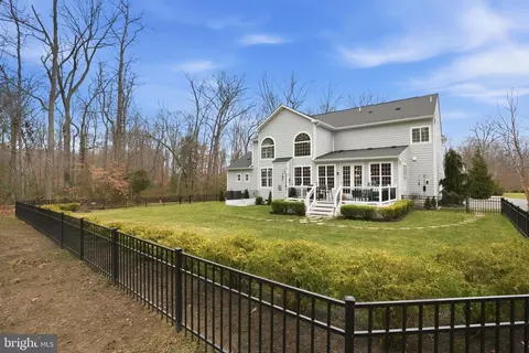Exterior - 3410 Pocahontas Dr, Edgewater, MD 21037 photo 3 of 8