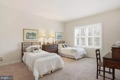 Bedroom - 3410 Pocahontas Dr, Edgewater, MD 21037 photo 6 of 8