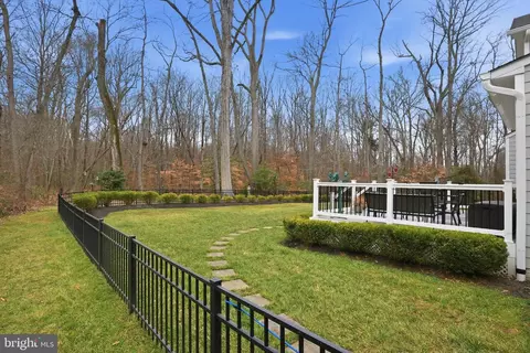 Exterior - 3410 Pocahontas Dr, Edgewater, MD 21037 photo 7 of 8