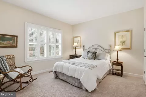 Bedroom - 3410 Pocahontas Dr, Edgewater, MD 21037 photo 5 of 8