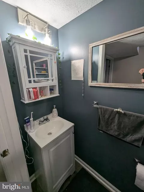 Bath - 3639 Handel Ct #75, Pasadena, MD 21122 photo 1 of 1
