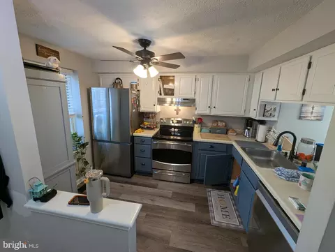 Kitchen - 3639 Handel Ct #75, Pasadena, MD 21122 photo 1 of 1
