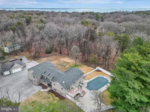 View/Area - 7715 Paradise Beach Rd, Pasadena, MD 21122 photo 2 of 6