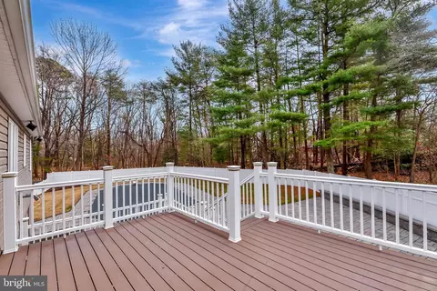 Exterior - 7715 Paradise Beach Rd, Pasadena, MD 21122 photo 5 of 8