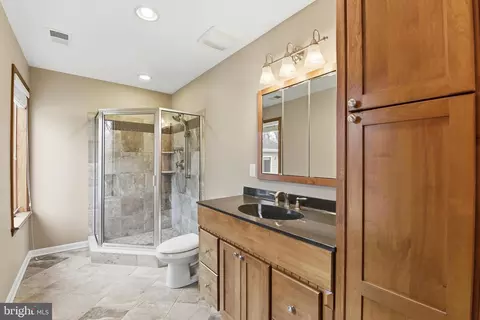 Bath - 7715 Paradise Beach Rd, Pasadena, MD 21122 photo 3 of 6