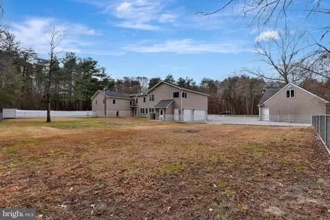 Exterior - 7715 Paradise Beach Rd, Pasadena, MD 21122 photo 8 of 8
